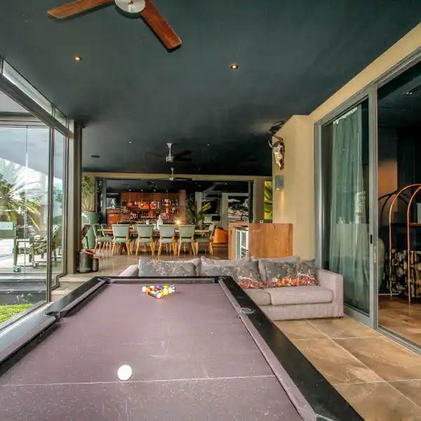 ULTRA-LUXURY HAVEN IN EXCLUSIVE HAWAAN FOREST ESTATE