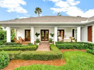 Charleston Square Jewel Box in the Heart of Old Riomar