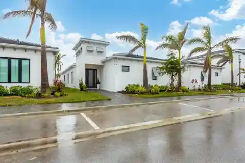 Amazing Single-story Furnished Home in Aqua Lagoon