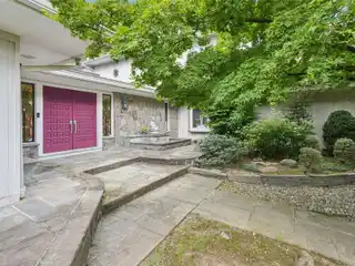 The Perfect Blend of Elegance and Comfort