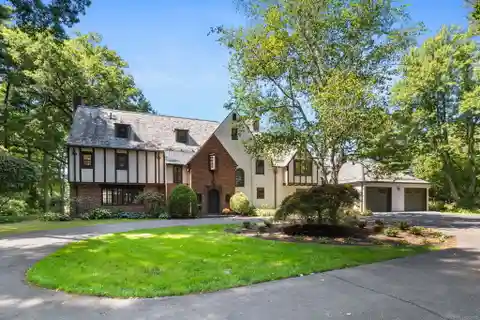 Sophisticated Living Meets Timeless Elegance