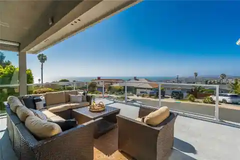 Coastal Sanctuary in the Hollywood Riviera
