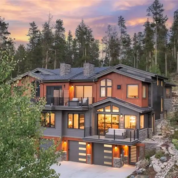 EXQUISITE MOUNTAIN MODERN RETREAT