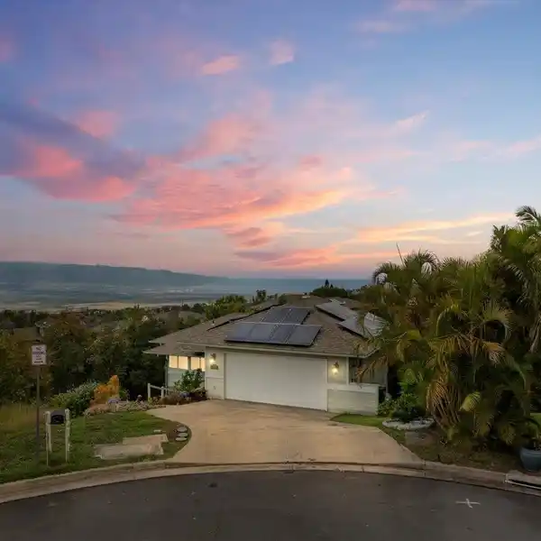 ELEGANT LIVING WITH EPIC VIEWS