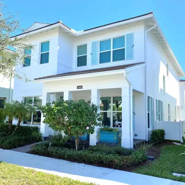 BEAUTIFULLY MAINTAINED RESIDENCE WITH PREMIUM FEATURES