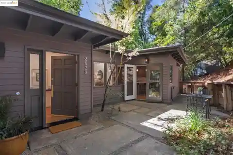 Dreamy Creekside Home with Accessory Unit