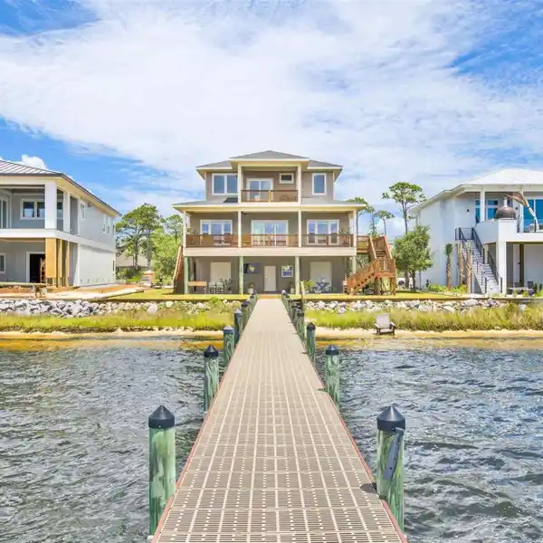 WATERFRONT PARADISE ON THE INTRACOASTAL