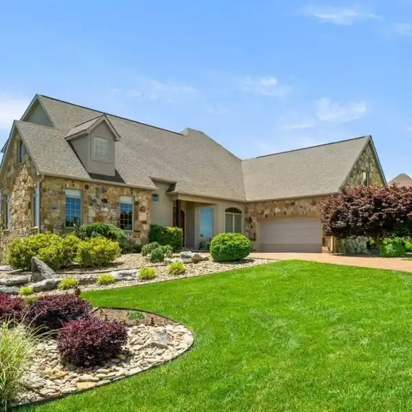 GOLF FRONT LUXURY WITH BEAUTIFUL VIEWS