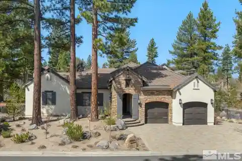 Beautifully Upgraded Single-level Home in Montreux