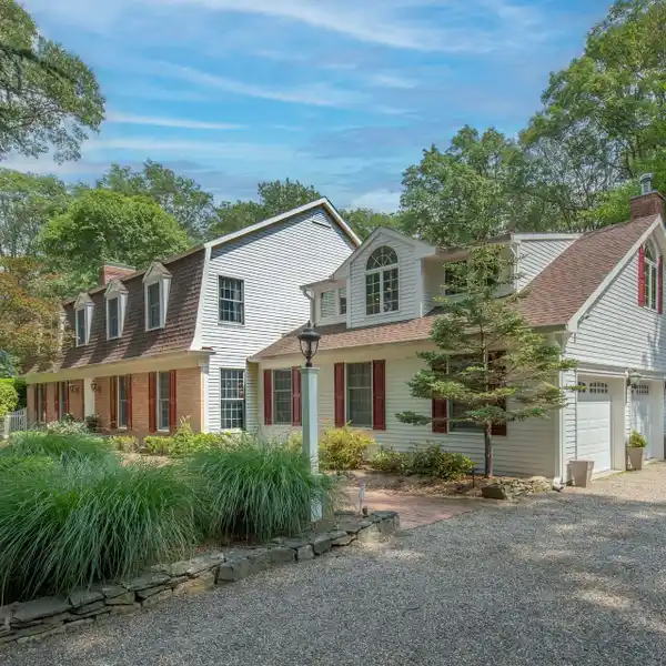 GRACIOUS COLONIAL IN A SOUGHT-AFTER NEIGHBORHOOD