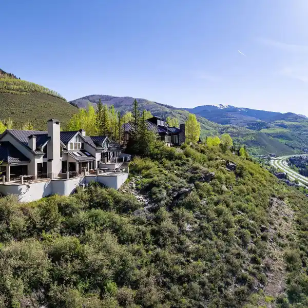 LUXURIOUS RETREAT IN THE HEART OF VAIL