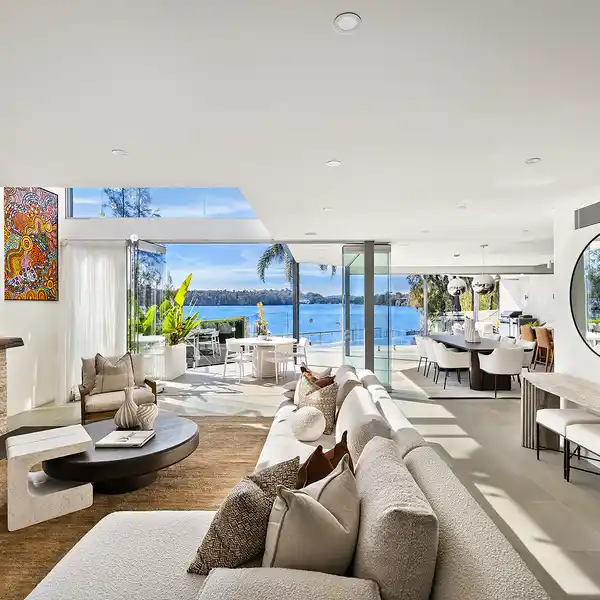 TRANQUIL LAKEFRONT LUXURY