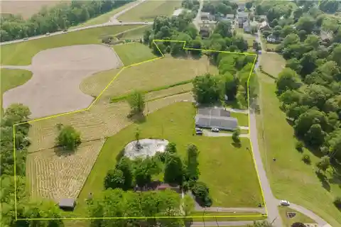 Exceptional Nine-acre Country Estate