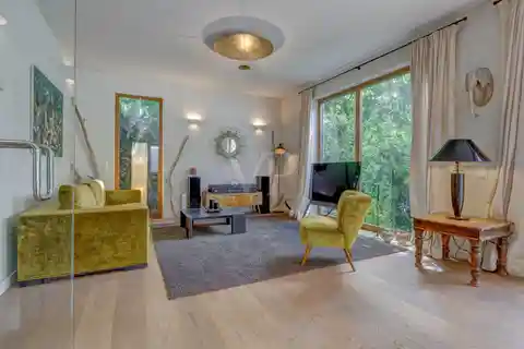 Exceptional Ambiance in an Idyllic Location