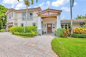 STUNNING CRAFTMANSHIP THOUGHOUT THIS FABULOUS WILTON MANORS HOME