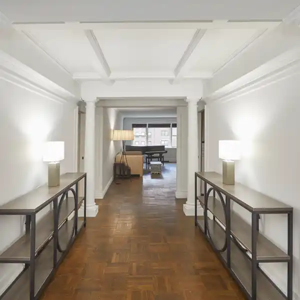 POPULAR RESIDENCE IN SUTTON HOUSE LUXURY CO-OP