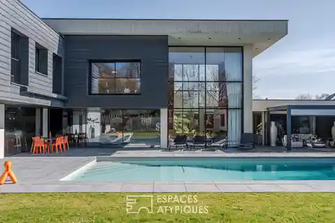 Sleek Villa with Pool and Japanese Garden