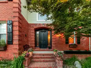 Italian-Inspired Gem in Genoa