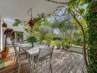 Light-filled Family Home with Mediterranean Garden