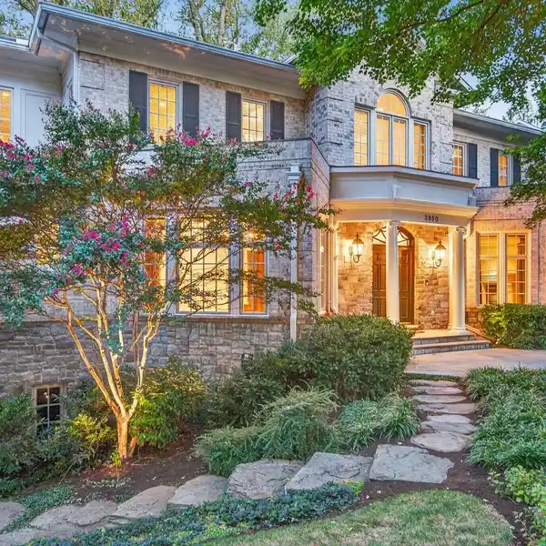 ELEGANT CUL-DE-SAC HOME WITH CLASSIC CHARM