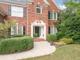 Serene Luxury Living in the Vineyard