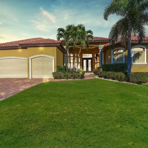 GULF ACCESS HOME WITH RESORT-STYLE LUXURY