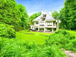 Duplex Penthouse in a Park-Like Setting