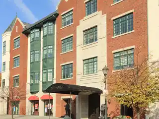 Elegant Top-floor Corner Unit