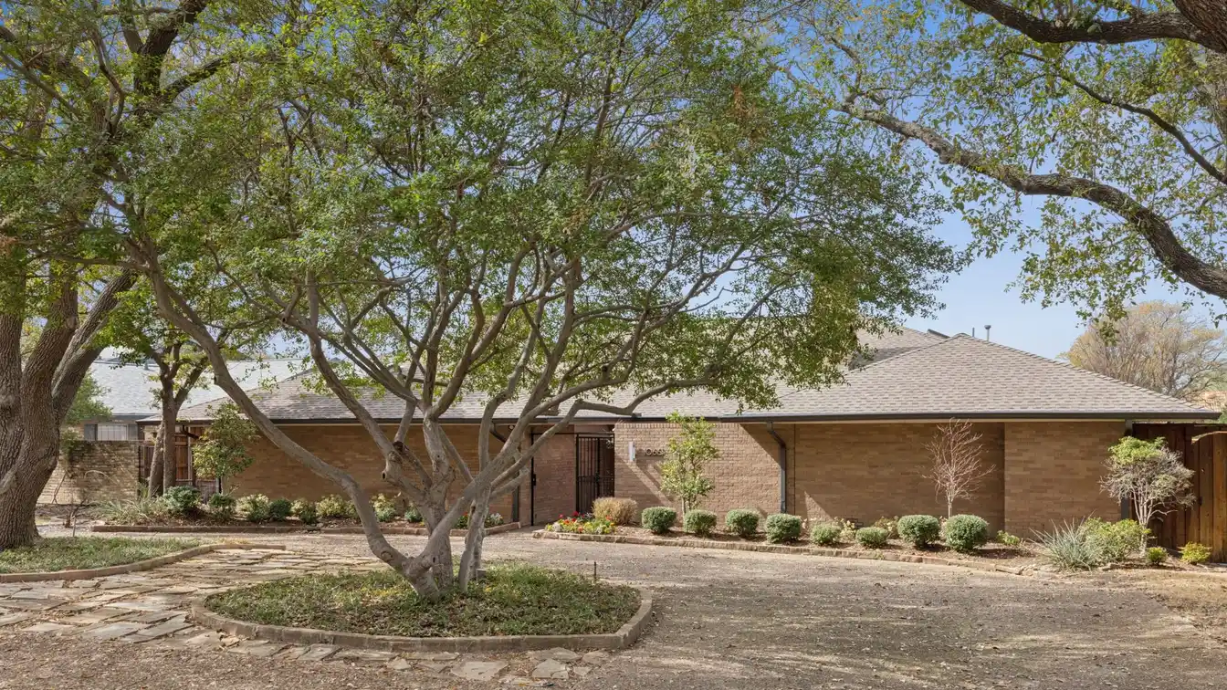 Beautifully Designed Contemporary Home