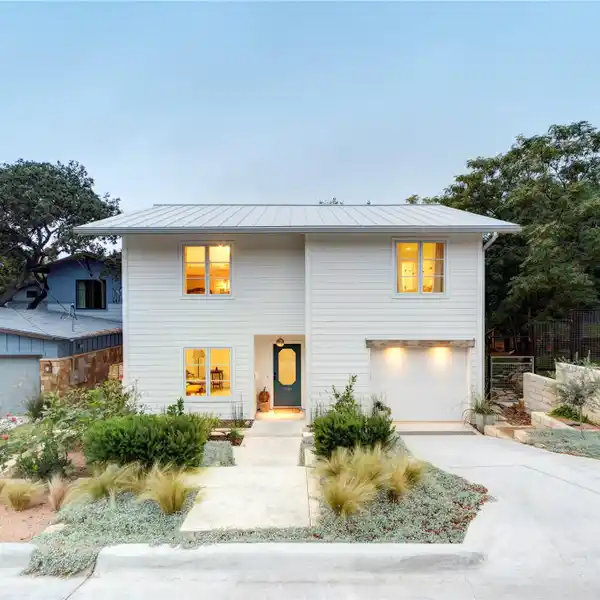 THOUGHTFULLY CURATED MODERN FARMHOUSE