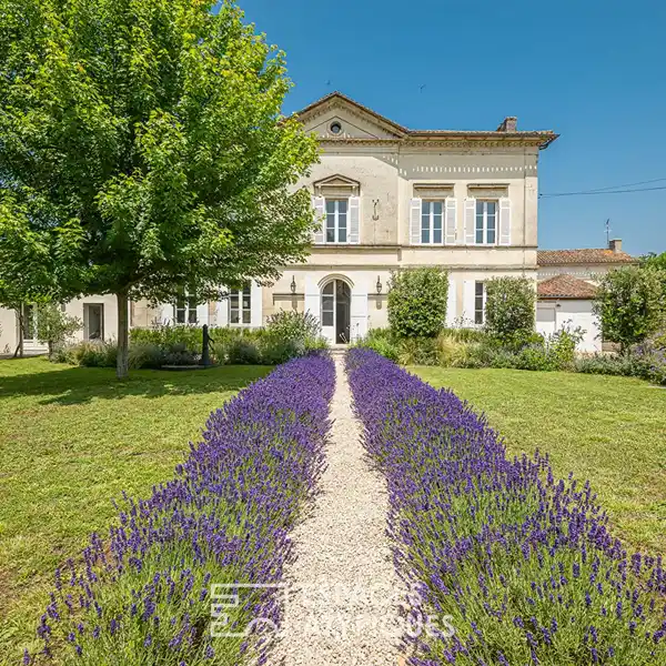 CHARMING FRENCH RETREAT WITH SPACIOUS GARDEN