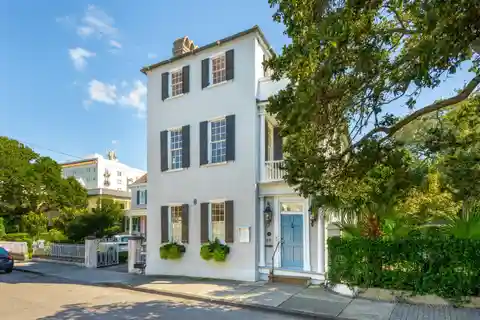 Colonial Charm with Spacious Garden and Elevator