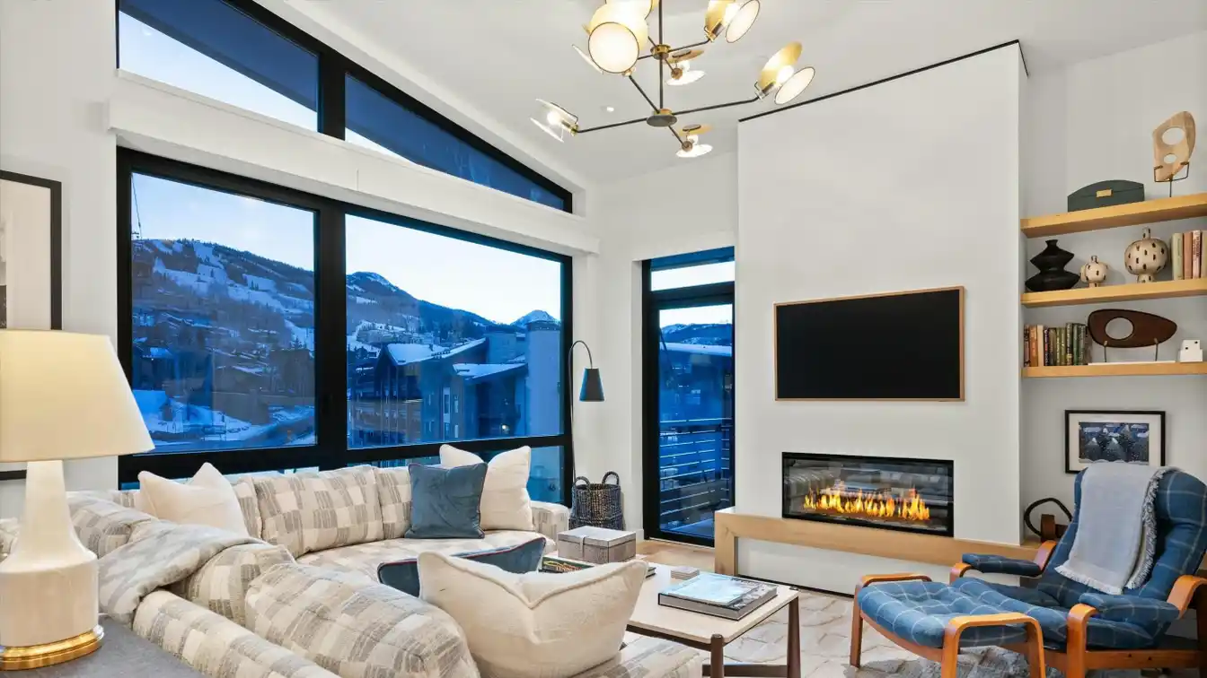 Serene Mountain Living Experience