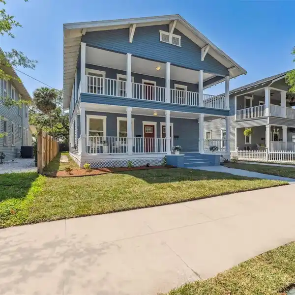 VERSATILE DUPLEX IN THE HEART OF HYDE PARK