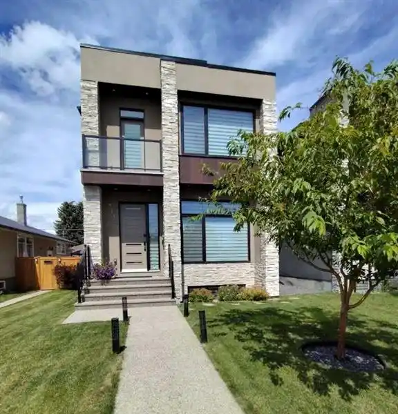 ELEGANT DESIGN MEETS SPACIOUS FAMILY LIVING