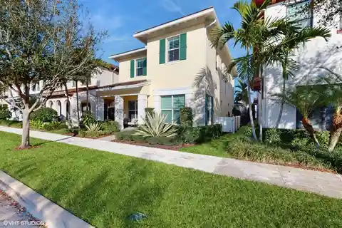 Beautifully Designed Home in Alton in Palm Beach Gardens
