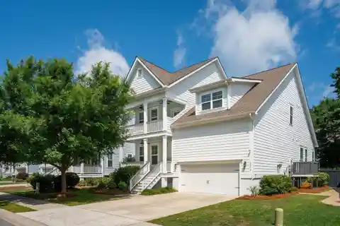 Beautiful Residence in Sought-after Oyster Point