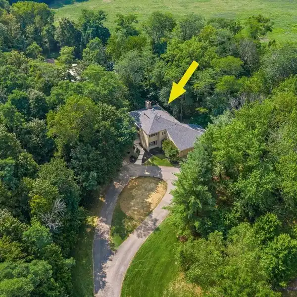 PRIVATE WESTERVILLE ESTATE WITH MODERN SOPHISTICATION