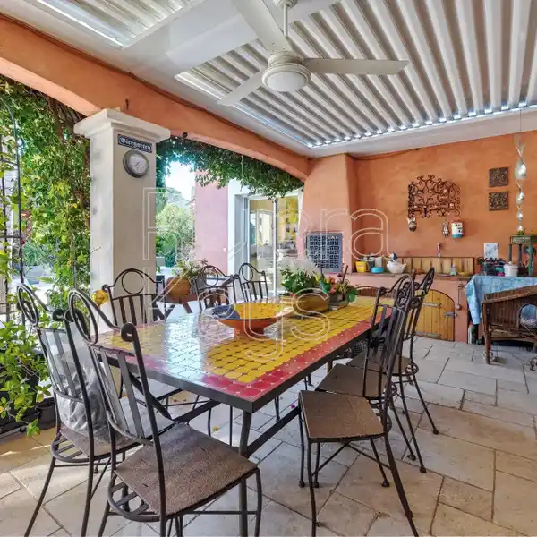 MAGNIFICENT NEO-PROVENçAL VILLA