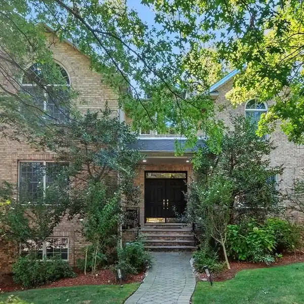 ELEGANT ENGLEWOOD CLIFFS HOME