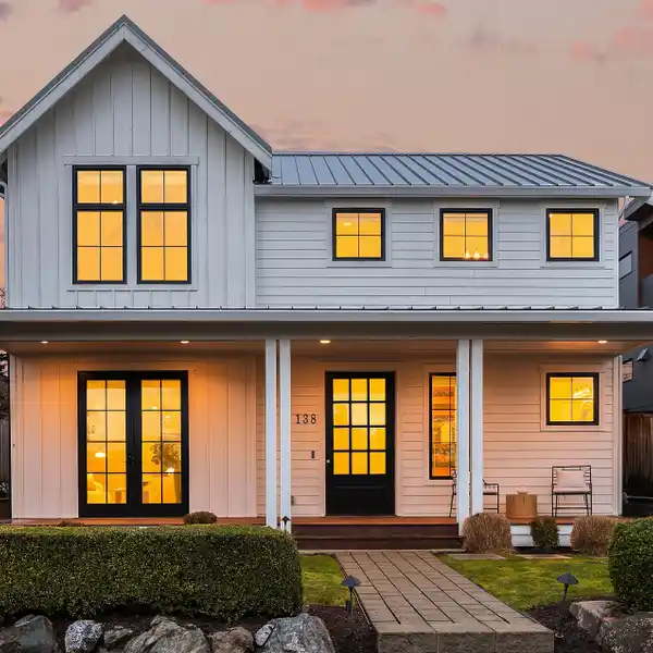 THE BEST IN KIRKLAND LIVING