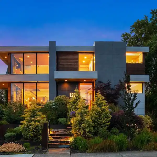 ARTFULLY EXECUTED MODERN LUXURY