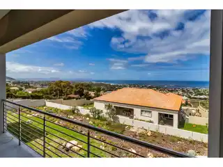 Elegant Retreat with Panoramic Coastal Vistas