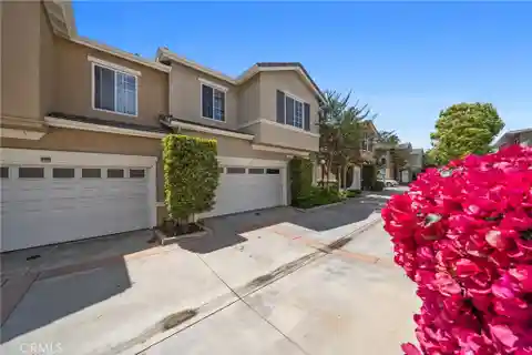Fully Remodeled Beach-Close Home