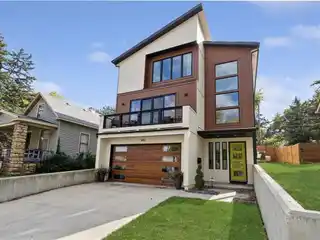 Sleek Modern Design with Luxe Indoor-Outdoor Living