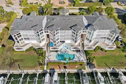 Exceptional Fourth-floor End Unit