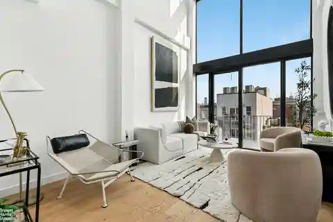 Extraordinary Townhouse with a Keyed Elevator