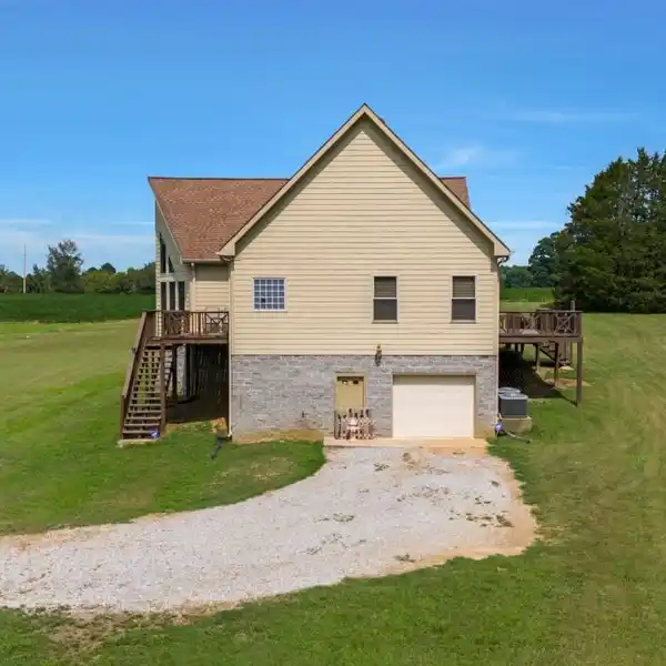 PEACE AND COMFORT ON OVER EIGHT ACRES