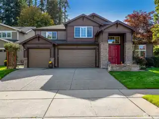 Modern Greenleaf Haven with Resort-Inspired Outdoor Living