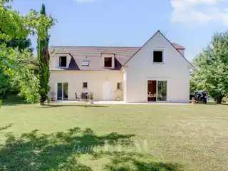 Gorgeous Family Home with Garden